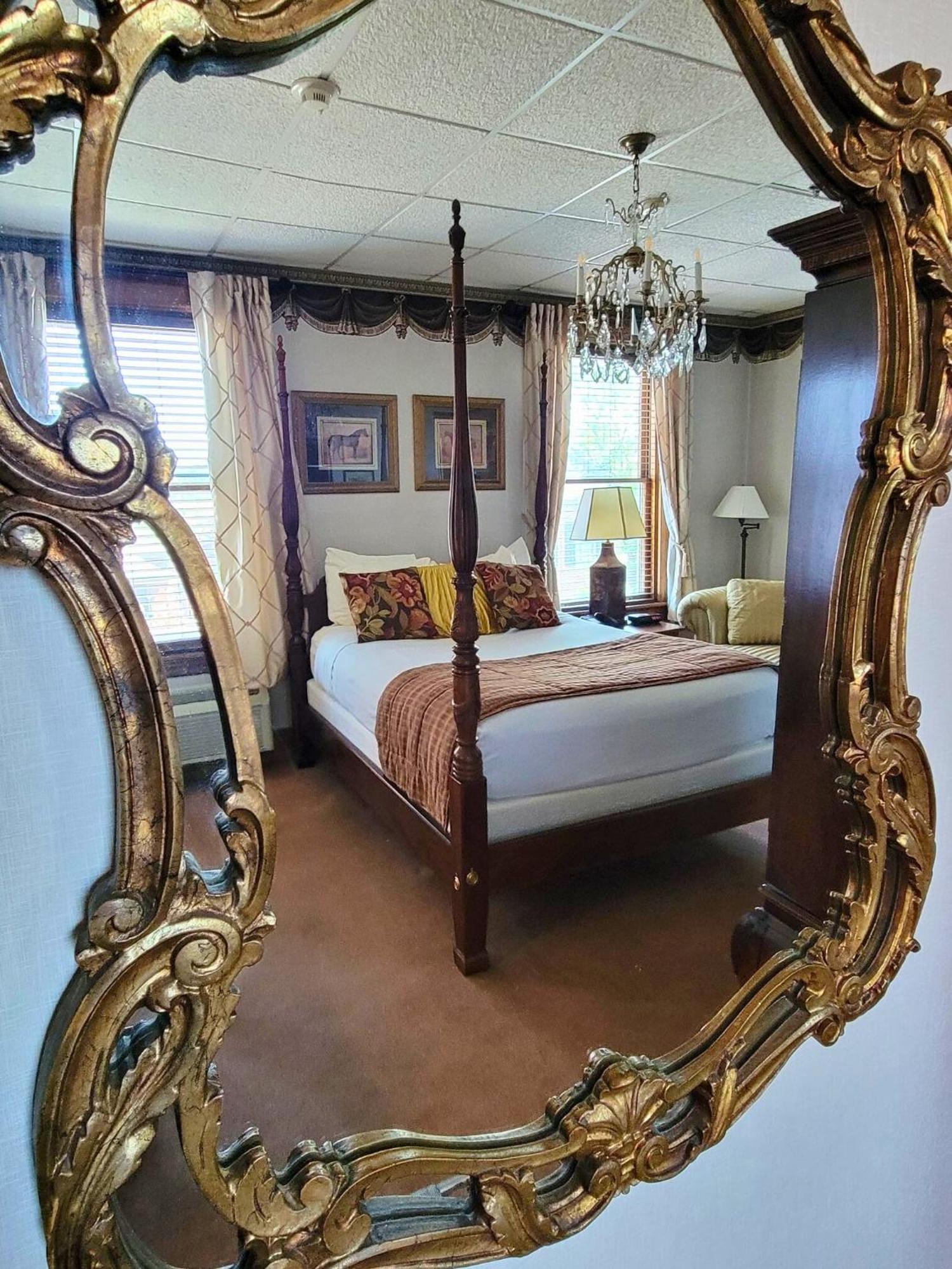 Altland House Inn & Suites Abbottstown Esterno foto