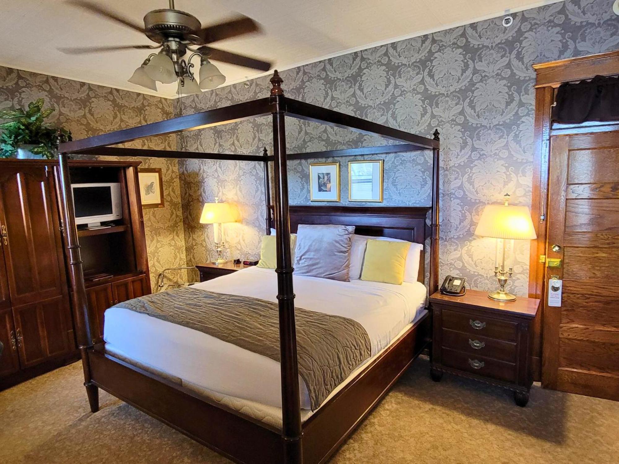 Altland House Inn & Suites Abbottstown Esterno foto