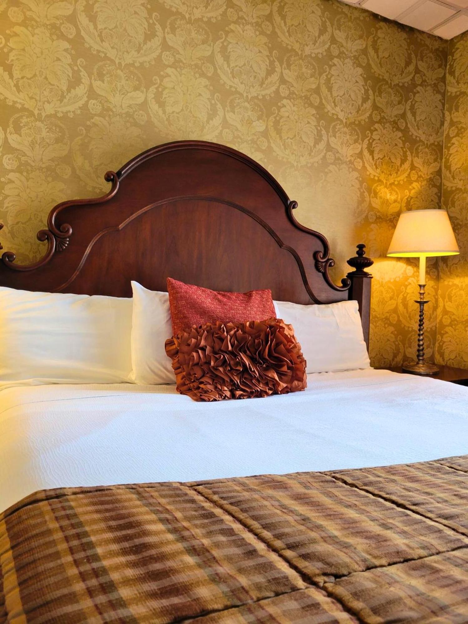 Altland House Inn & Suites Abbottstown Esterno foto