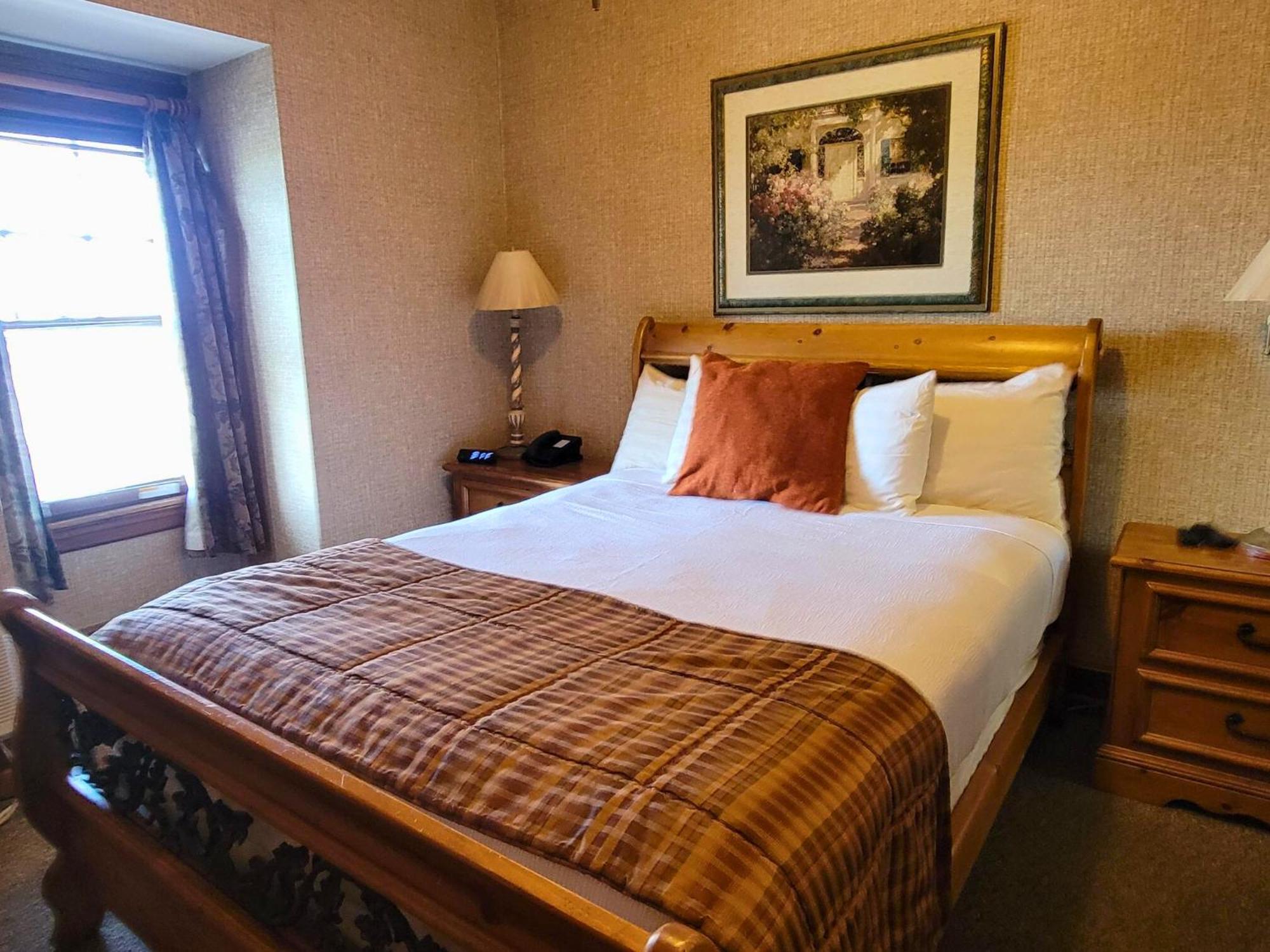 Altland House Inn & Suites Abbottstown Esterno foto