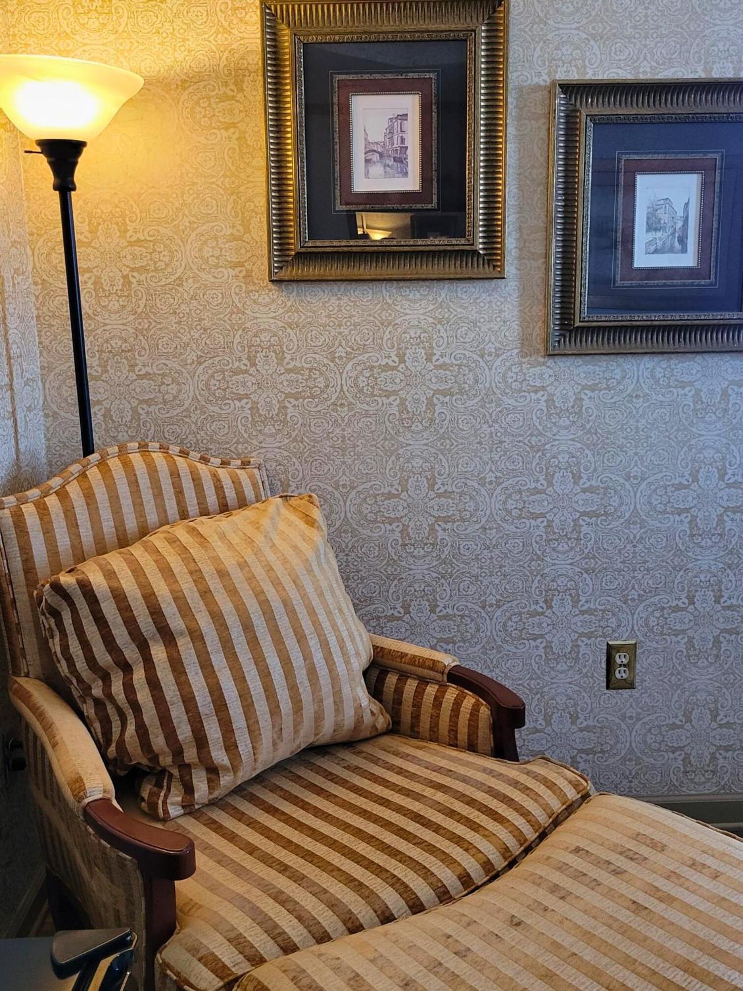 Altland House Inn & Suites Abbottstown Esterno foto