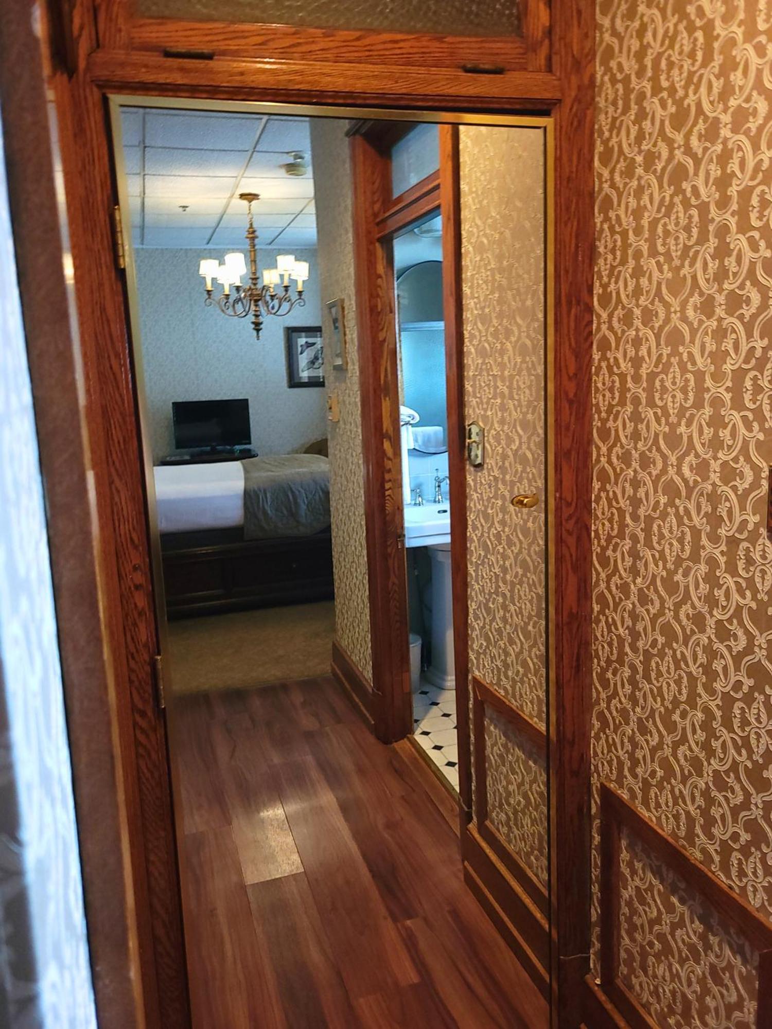 Altland House Inn & Suites Abbottstown Esterno foto