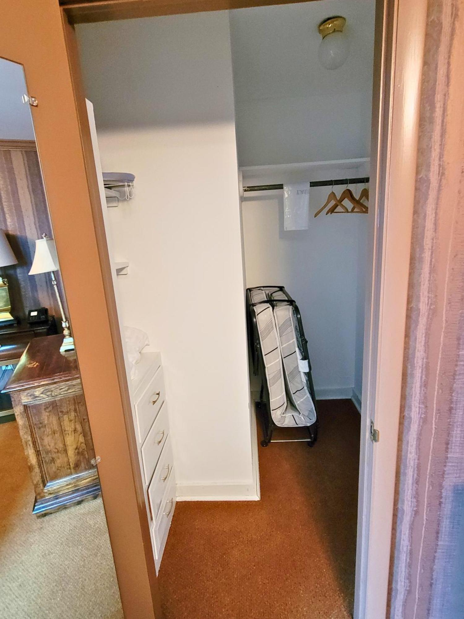Altland House Inn & Suites Abbottstown Esterno foto